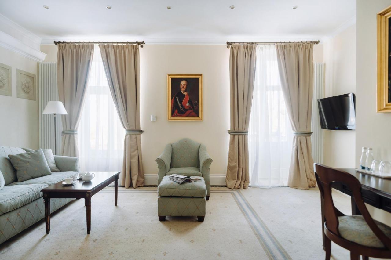 Hotel Palac Romantyczny Turzno Eksteriør bilde