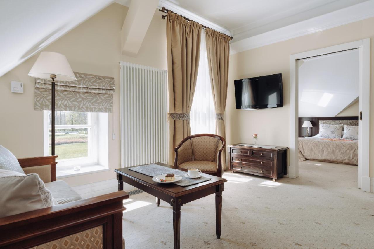 Hotel Palac Romantyczny Turzno Eksteriør bilde