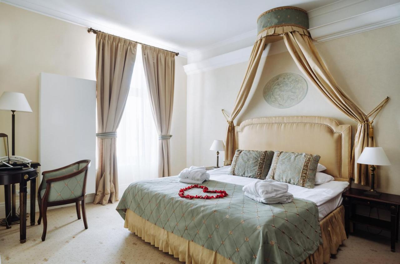 Hotel Palac Romantyczny Turzno Eksteriør bilde